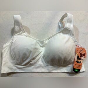 Shapermint Everyday Comfort Straps Wireless shaping Bra. White. Size Large.